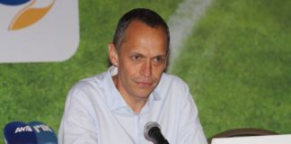 Γελάει και το παρδαλό κατσίκι με Λαγιέκ…