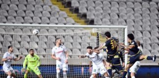 Καλός ο καναπές, καλύτερη όμως η κερκίδα