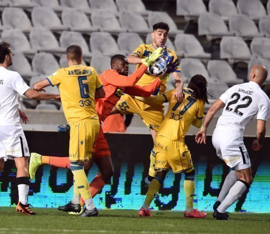 Κρατά το αήττητο σε πέντε αγώνες