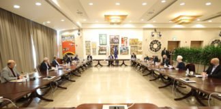 Έχασε την… μπάλα με τον κορονοϊό η Κυβέρνηση