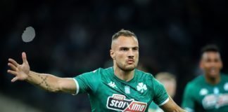 Παραμένει στο ”τριφύλλι”