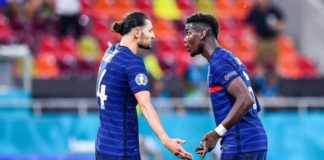 Παραλίγο «ξύλο» στις κερκίδες – Η μητέρα του Ραμπιό με συγγενείς των Πογκμπά και Εμπαπέ!