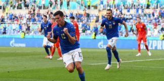 Με φόρα στα νοκ άουτ η Ιταλία, προκρίθηκαν και οι Ουαλοί