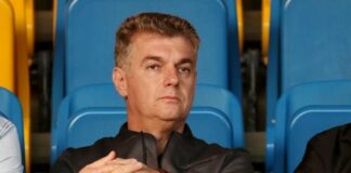 Είναι ΕΔΩ και το κάνει αισθητό !