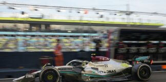 Formula 1: Ο Χάμιλτον ταχύτερος στις πρώτες δοκιμές της Σιγκαπούρης
