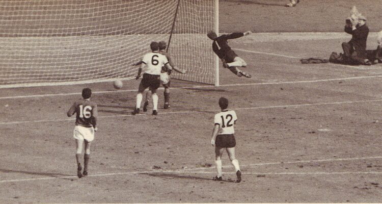 1966 Final the third Eng goal