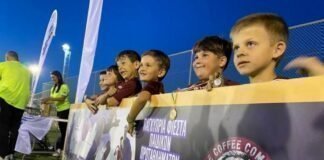 Αγόρια και κορίτσια στη σέντρα!