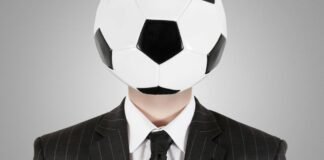 Οι χούλιγκανς με τις… γραβάτες!