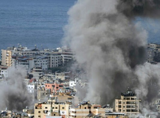 Παζάρια για εκεχειρία εν μέσω σφοδρών ισραηλινών επιδρομών και δημιουργίας «νεκρής ζώνης»