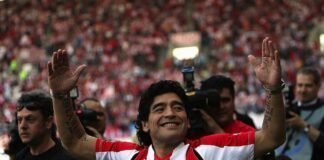 Σαν Σήμερα: «Μαραντόνα είσαι τρέλα με την κόκκινη φανέλα»!