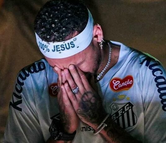 Έκλαψε, φίλησε το σήμα της Σάντος και αποθεώθηκε: Ο Νεϊμάρ γύρισε σπίτι του! (vids)