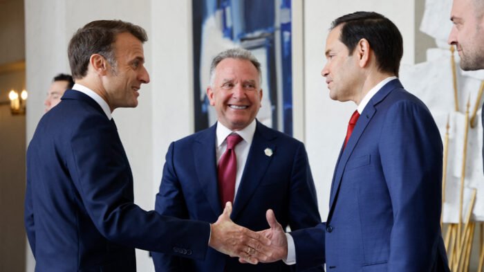 MACRON 700x393 UyFs7r