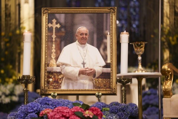 pope8 600x400 UN3NSq