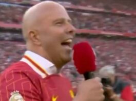 Ανταπέδωσε ο Σλοτ και έκανε όλο το Άνφιλντ να τραγουδά… για τον Κλοπ!