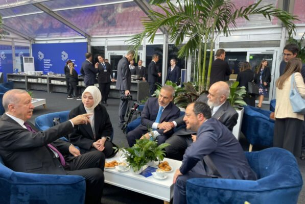 «Ευπρόσδεκτος» ο Ερντογάν σε άτυπο Συμβούλιο για περιοχή στο πλαίσιο Προεδρίας ΕΕ, λέει ο ΠτΔ