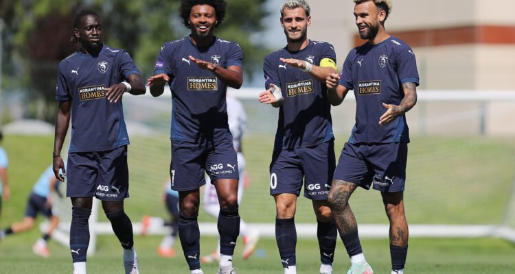 Το ταξίδι στ’ αστέρια ξεκινά για την Πάφος FC Το ταξίδι στ’ αστέρια ξεκινά για την Πάφος FC
