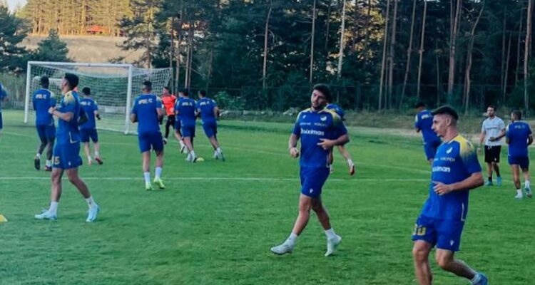 Η πρώτη προπόνηση του ΑΠΟΕΛ στο Ζλάτιμπορ (φώτο) Η πρώτη προπόνηση του ΑΠΟΕΛ στο Ζλάτιμπορ (φώτο)
