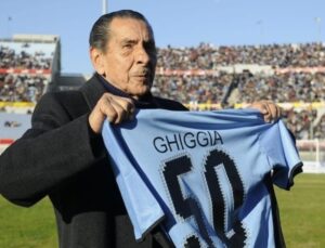 alcides edgardo ghiggia no estadio centenario em montevideu 1437089786840 615x470