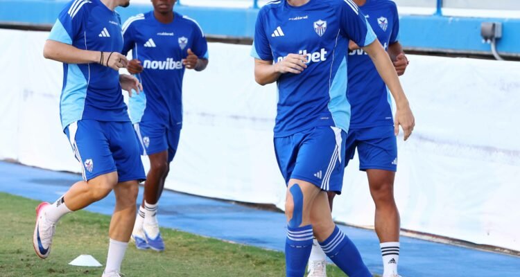 Φιλική τριάρα της Ανόρθωσης επί του Σπάρτακου