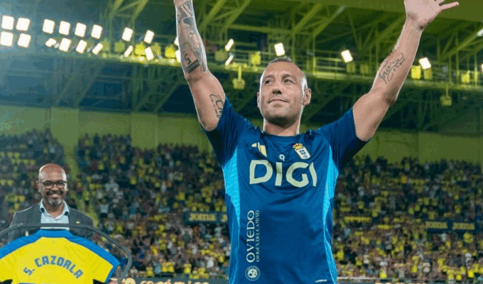 santi cazorla villarreal real oviedo uumkr82hvkgw1u8ik16apolux1