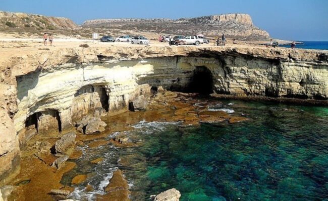 thalassines spilies agia napa1 650x400 ASywJE