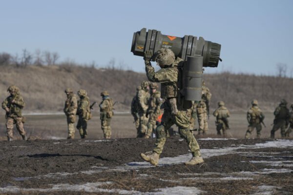 weapons 600x400 zA8Vqp
