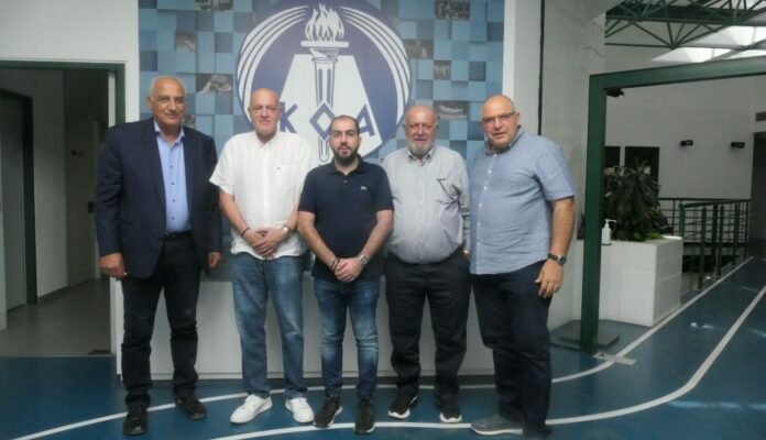 Στήριξη ΚΟΑ για αναβάθμιση των σταδιών των προσφυγικών σωματείων 1 1L1224446 696x464 1