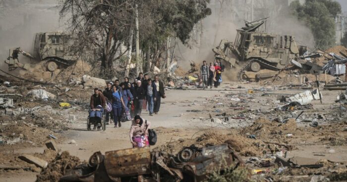 202411mena ip gaza salahaldinroad evacuation1 700x368 b1pHZO