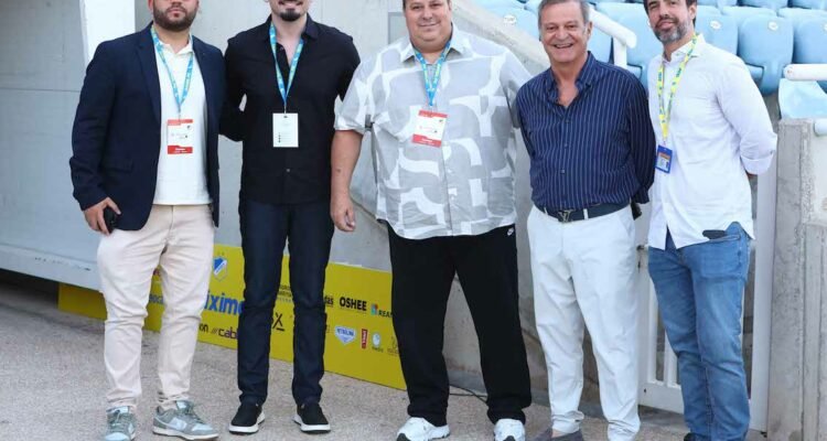 Το ΑΠΟΕΛ είναι στα... χάι του γενικώς! 1 apoel 4