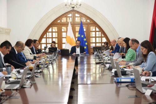 Ο Χριστοδουλίδης παρουσιάζει «πλεονασματικό» προϋπολογισμό ενώ οι πολίτες πλήττονται από την ακρίβεια 2 cache 500x500 8940308 391247 270820251205411 5DwYkL