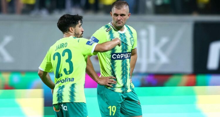 19 DEXIA scaled e1761651874470