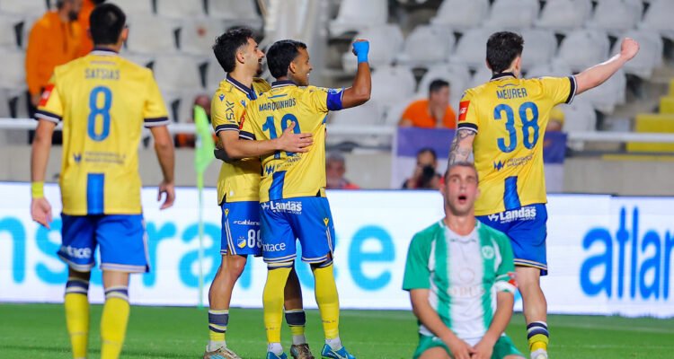 ΑΠΟΕΛ: Εύκολη πρόκριση με... πεντάρα 1 CHA 9270