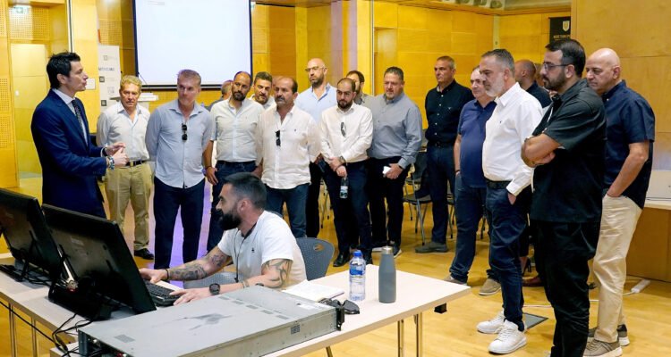 Οι πρόεδροι άκουσαν τον Αντόνιο Νταμάτο 1 DSC00987
