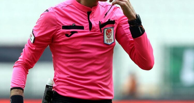 Εκατοντάδες Τούρκοι διαιτητές κατηγορούνται για στοιχηματισμό