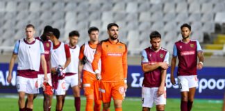 Θέλει να ξεκολλήσει…