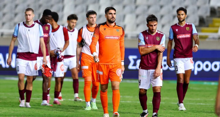 Θέλει να ξεκολλήσει… Θέλει να ξεκολλήσει…