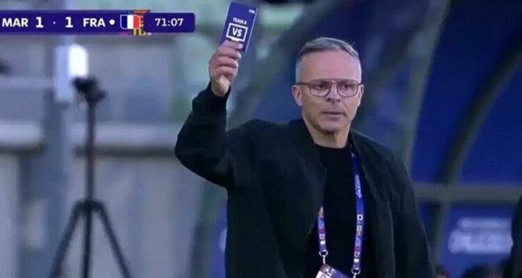 Νέα εποχή στο ποδόσφαιρο: Ο προπονητής του Μαρόκου σήκωσε τη… μωβ κάρτα και έκανε «challenge» (βίντεο) 1 challenge card 143337