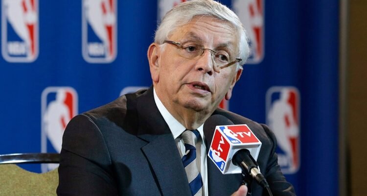 Σαν Σήμερα: Αλλαγή σκυτάλης 1 david stern