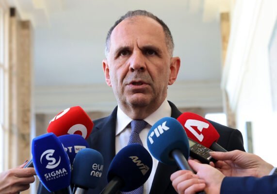 Γεραπετρίτης: Νέες ελπίδες για επανένωση από ανάδειξη Ερχιουρμάν ως νέου Τ/κ ηγέτη 2 gerapetritis 2 571x400 IvzV3S