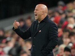 Απίστευτη δήλωση Σλοτ: «Απορώ και εγώ πώς με τέτοια ομάδα δεν μπορώ να βρώ φόρμουλα για νίκες»!