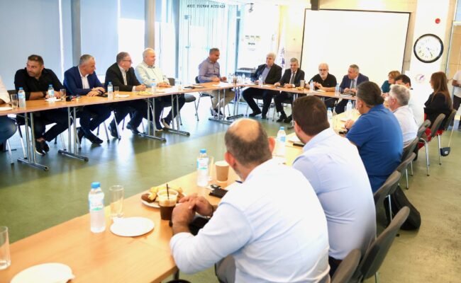 atapansydikalistiki 3 650x400 3RsVtE