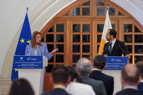 DOC.20251201.9477150.proedrosmetsoladilosis 600x400 kEEXLJ