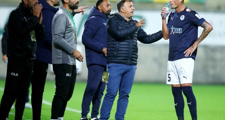 Ανγκελόφσκι: «Οι παίκτες μου έδειξαν ότι έχουν ποιότητα»