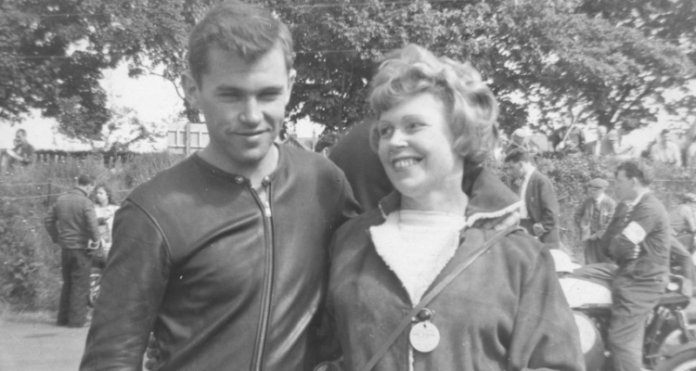 &Sigma;&alpha;&nu; &sigma;ή&mu;&epsilon;&rho;&alpha;: &Eta;&hellip; &mu;&omicron;&iota;&rho;&alpha;ί&alpha; &delta;&omicron;&kappa;&iota;&mu;ή