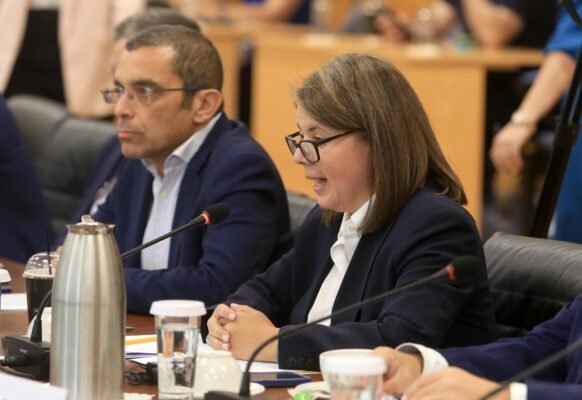 epitropioikonomikwn 8 582x400 4jK7ZQ