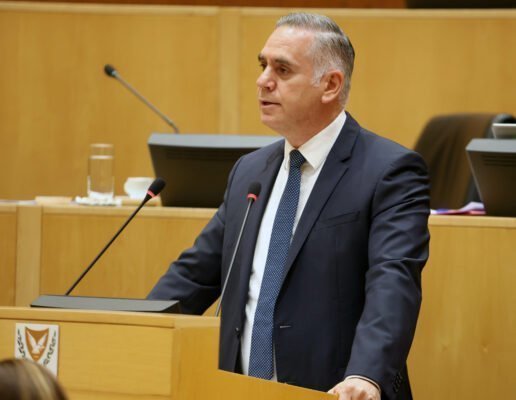 papadopoulos 2 516x400 SvegcV