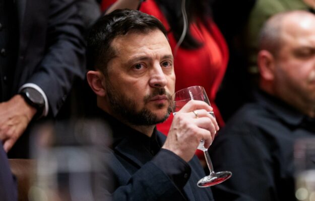 sxedio trump zelenski oukrania1 1 625x400 YM3HnL