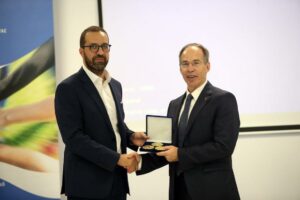 ΒΡΑΒΕΥΣΗ ΜΑΥΡΩΤΑ