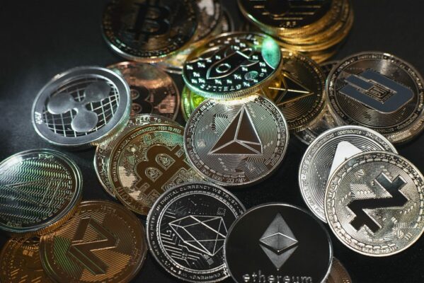 closeup shot of cryptocurrency coins 1024x684 1 599x400 pbTS4z