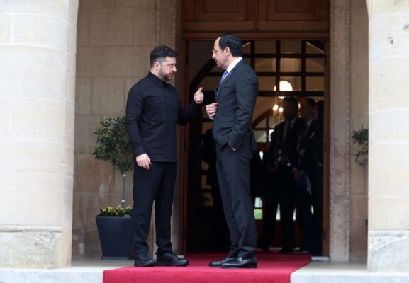 xristodoulideszelensky 5 577x400 5yOngp